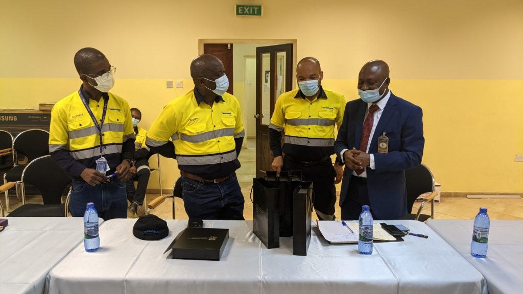 VICE-CHANCELLOR TOGETHER WITH TOP MANAGEMENT OF UENR VISITS NEWMONT AHAFO 