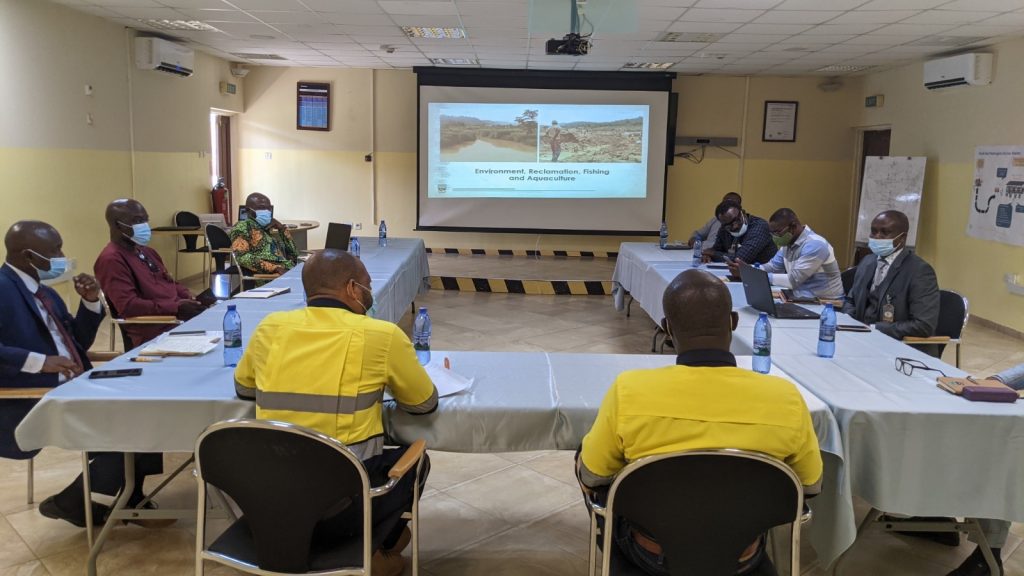 VICE-CHANCELLOR TOGETHER WITH SOME TOP MANAGEMENT OF UENR VISITS NEWMONT AHAFO 11 newmont 3