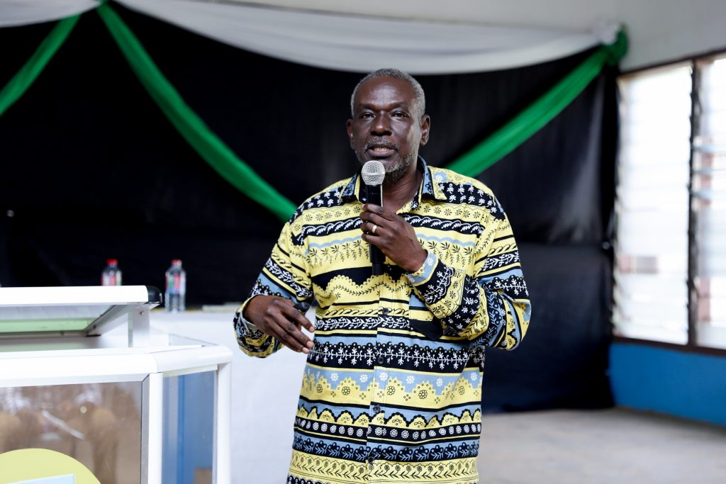 SCHOOL OF NATURAL RESOURCES RECEIVES DELEGATION FROM LAKEHEAD UNIVERSITY 3 20220905153458 IMG 8613 1