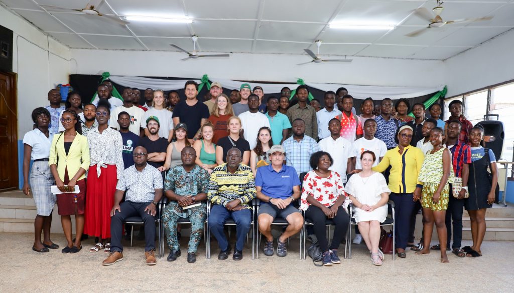SCHOOL OF NATURAL RESOURCES RECEIVES DELEGATION FROM LAKEHEAD UNIVERSITY 1 LAKEHEAD UENR 19