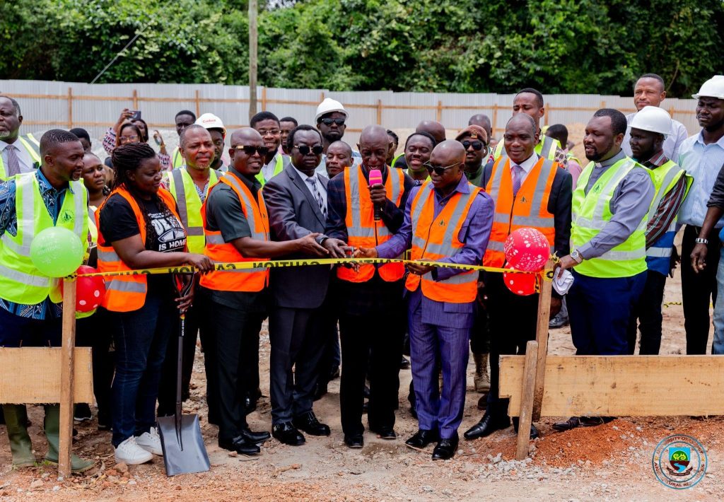 UNIVERSITY MANAGEMENT CUTS SOD FOR THE CONSTRUCTION OF A 200 BED HOSPITAL FACILITY